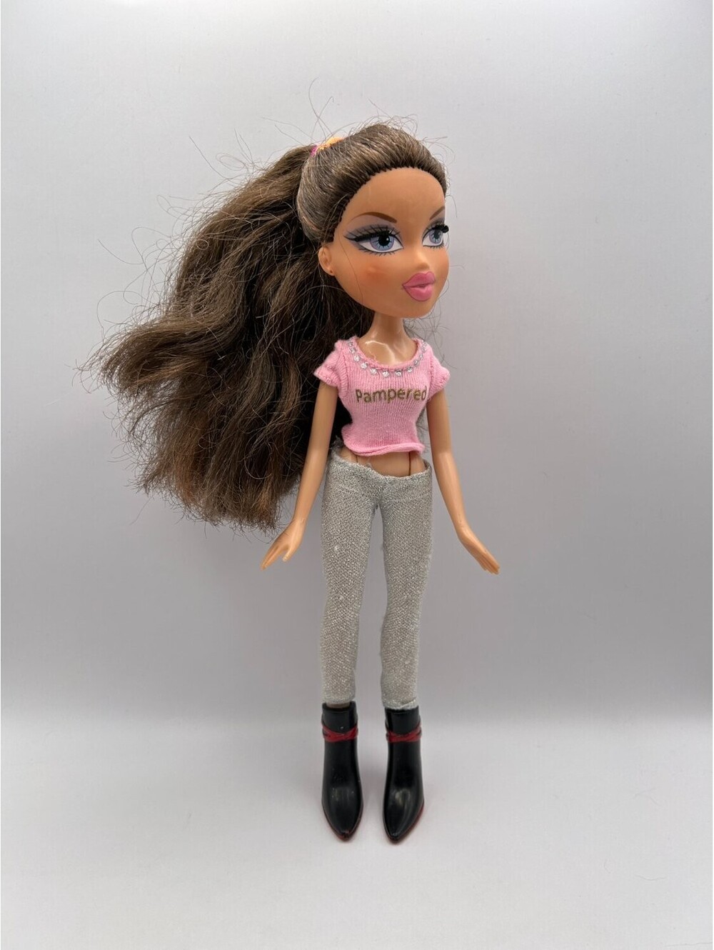 MGA Bratz Yasmin 2001 Fashion Doll Rooted Lashes Pampered Top Silver Pants Boots